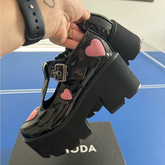 Heart platform Mary Jane’s - Picture 2 of 5